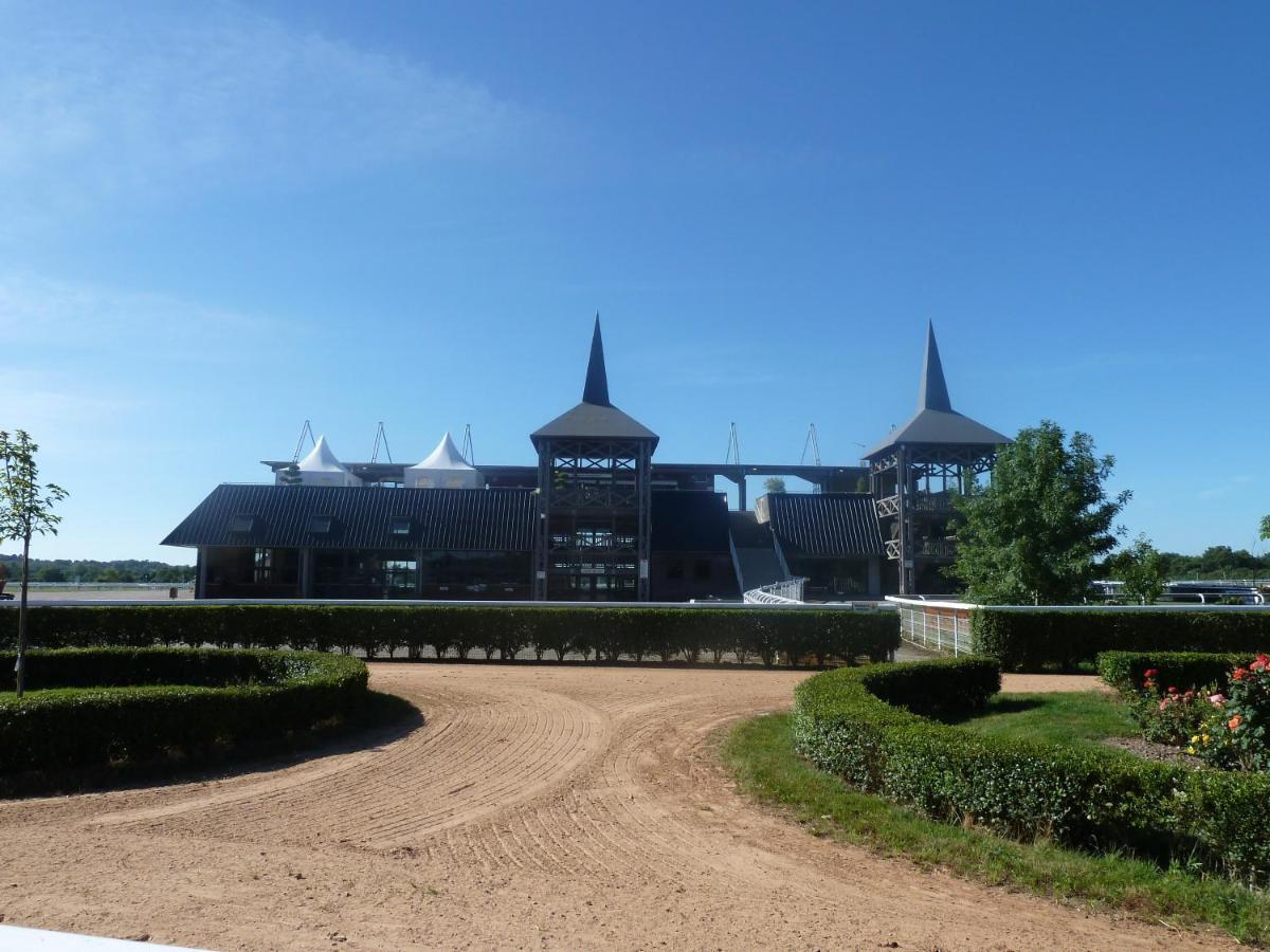 Le Village De Cottages - Le Pole Du Cheval Et De L'Ane Lignieres  Luaran gambar
