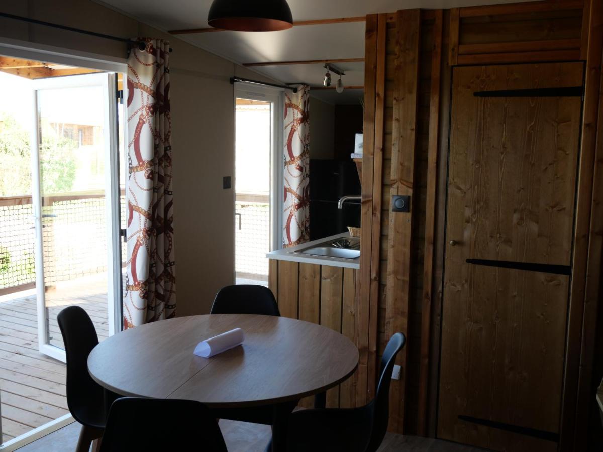 Le Village De Cottages - Le Pole Du Cheval Et De L'Ane Lignieres  Luaran gambar